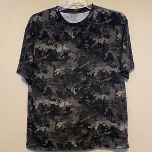RedHead Men's Black and Gray Camouflage Tee